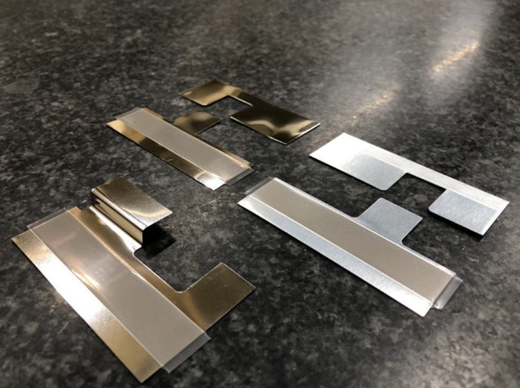 LiB用タブリード 打抜き・曲げ金型